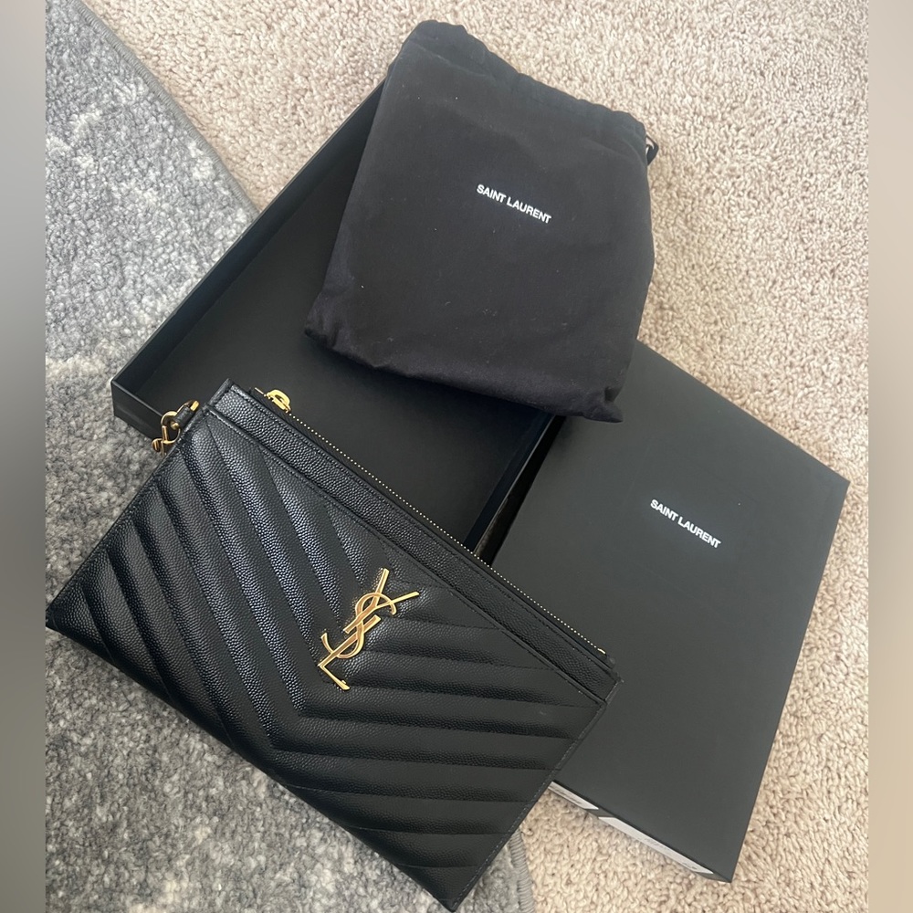 Ysl siant Laurent clutch/wristlet like new